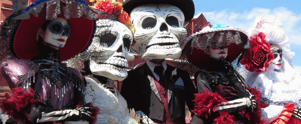 Personnes déguisée pour la Fête des Morts (Mexique)