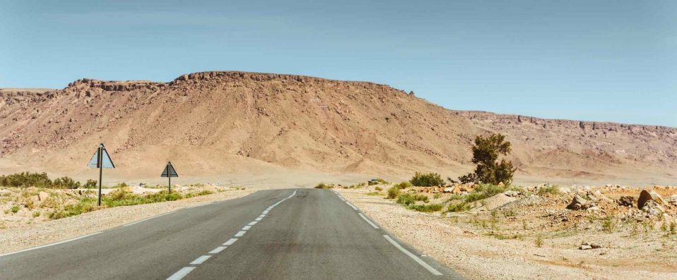 Sur la route dans le désert de Merzouga