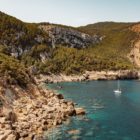 Ibiza, plage, met et bateau