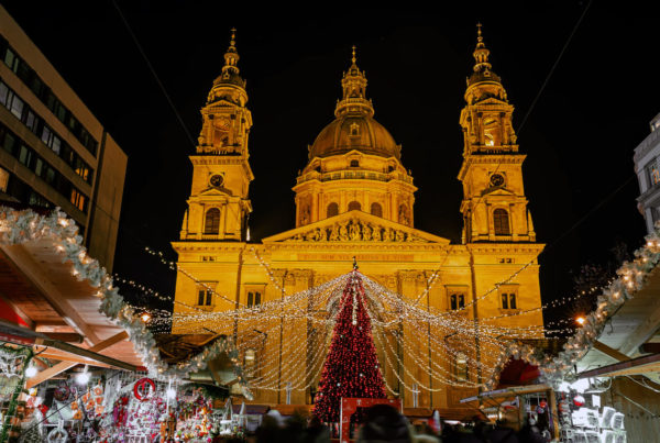 marché de noël de Budapest et basilique Saint Stephen