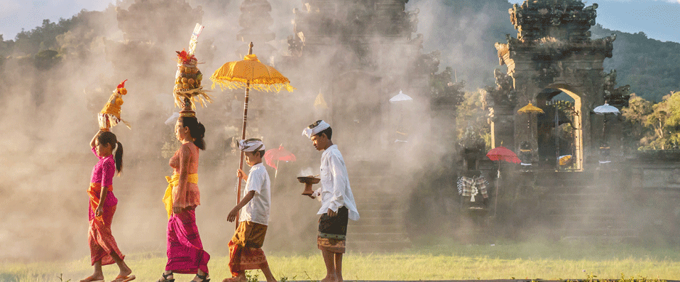Défilé traditionnel à Bali