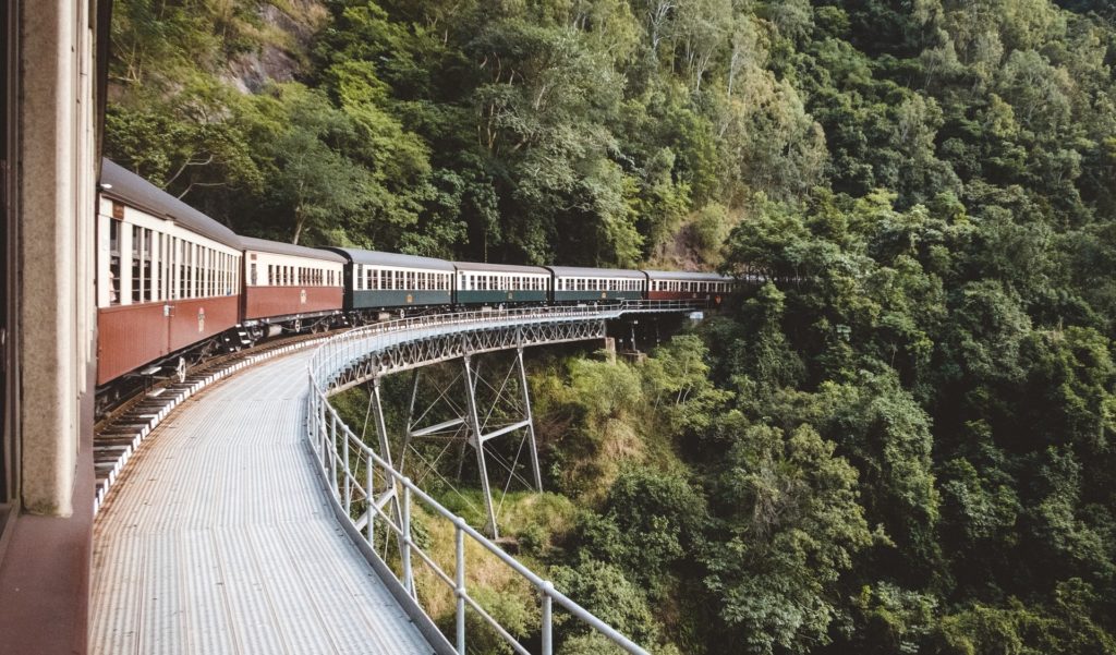 Voyager moins cher en train