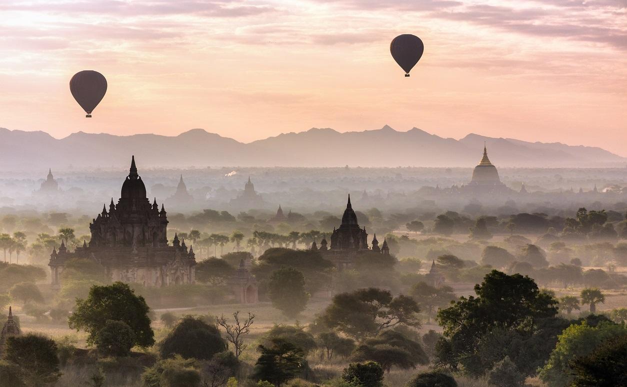 Montgolfière en Birmanie